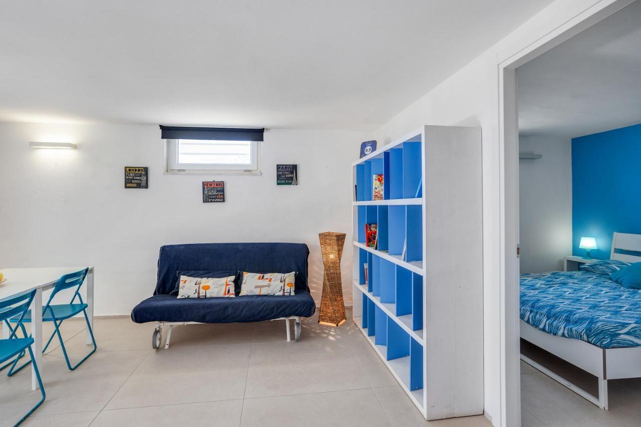 Casalmare Apartments One Step From The Sea Mola di Bari Ngoại thất bức ảnh