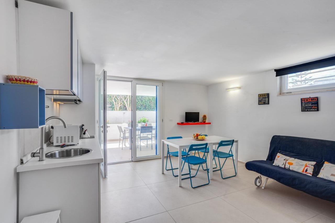 Casalmare Apartments One Step From The Sea Mola di Bari Ngoại thất bức ảnh